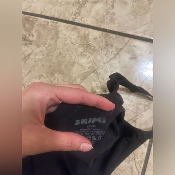 Skims Seamless Sculpt Mid-Thigh shorts Bodysuit Onyx Size XXS/XS and size SMALL - Picture 9 of 13